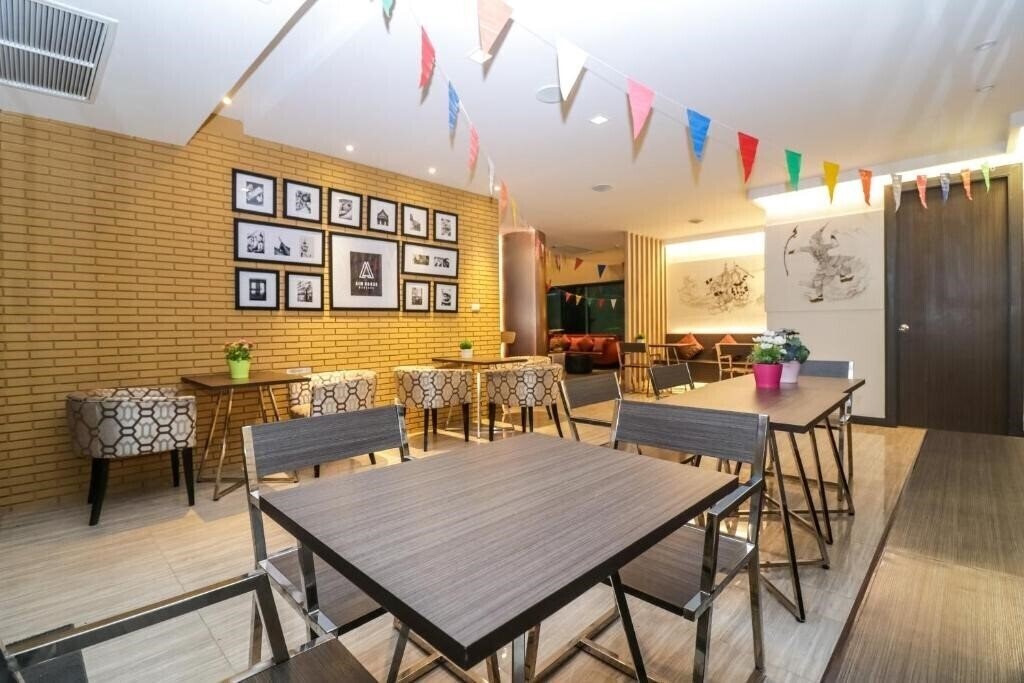 Фотографія Aim House Bangkok Hotel 3*
