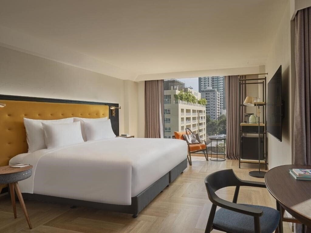 Фото Public House Sukhumvit 31 Hotel 5*
