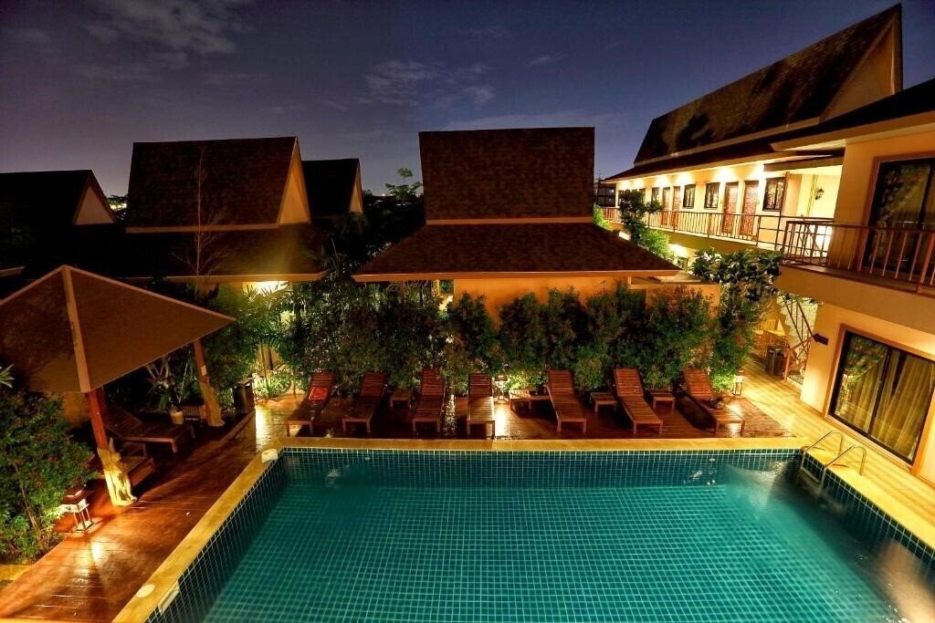 Готель Ploy Khumthong Boutique Resort 4*