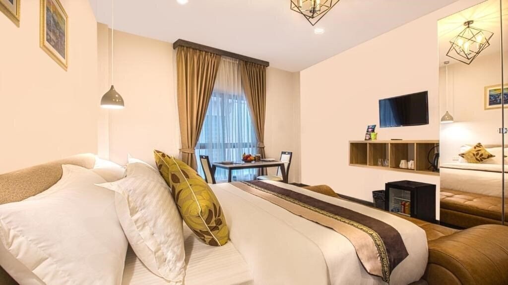 Отель V One Pride Sukhumvit 22 3*