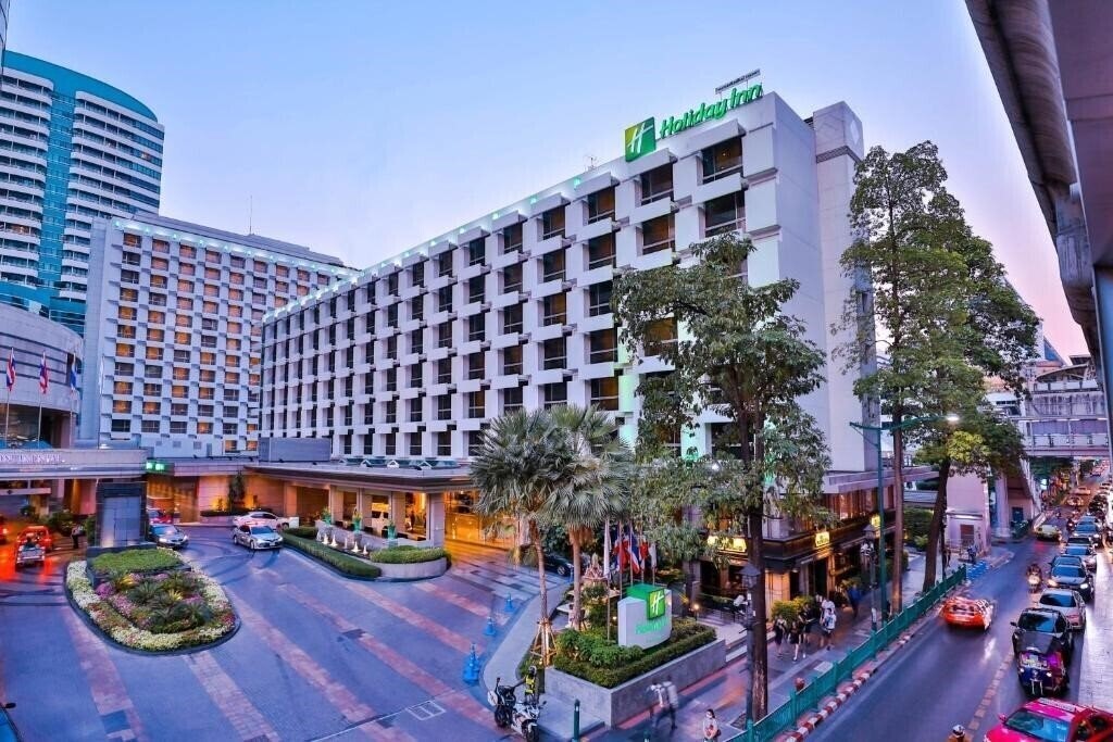 Готель Holiday Inn Bangkok 4*