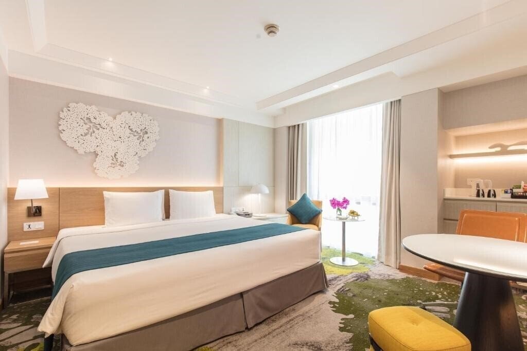 Картинка Holiday Inn Bangkok 4*