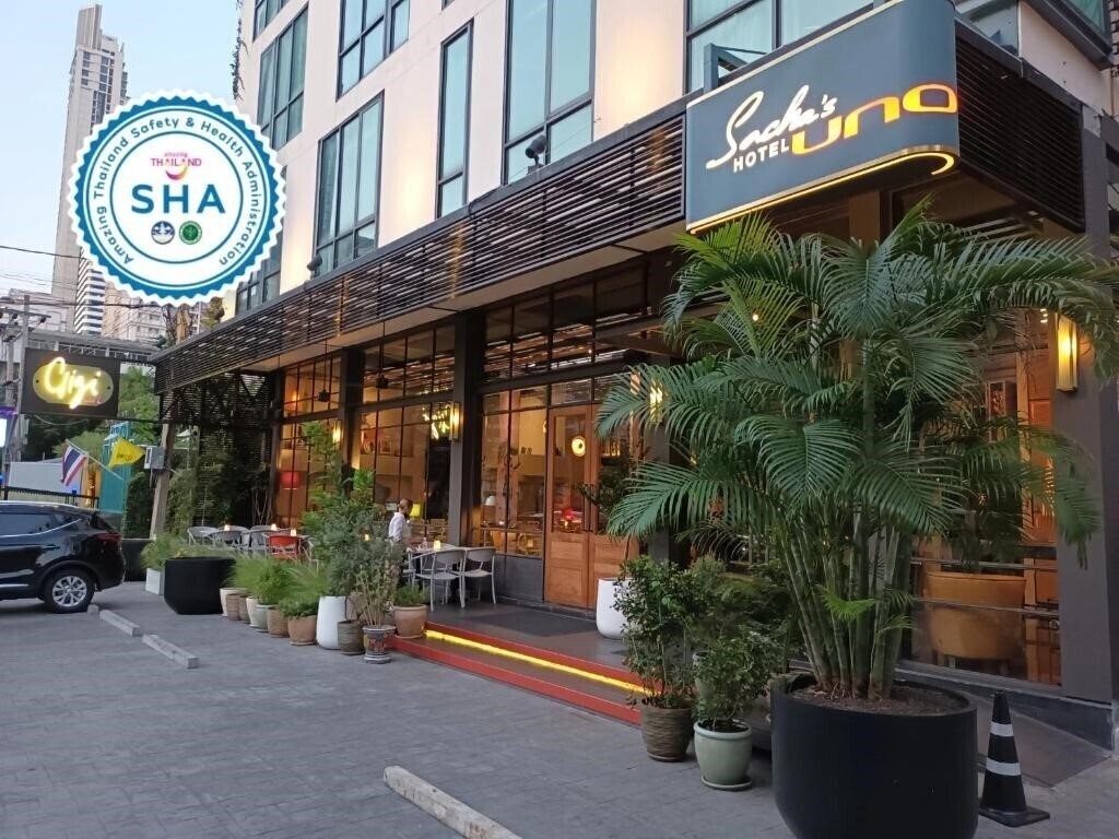 Отель Sacha's Hotel Uno 4*