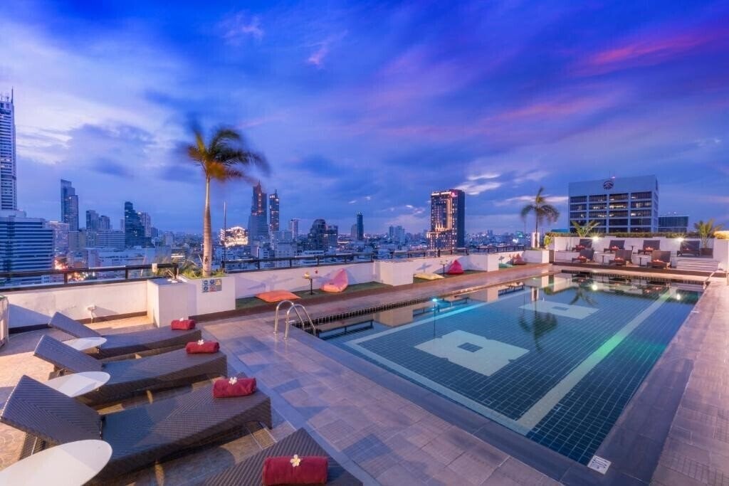 Отель Furama Silom 4*
