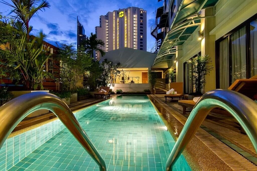 Отель Bossotel Bangkok 3*