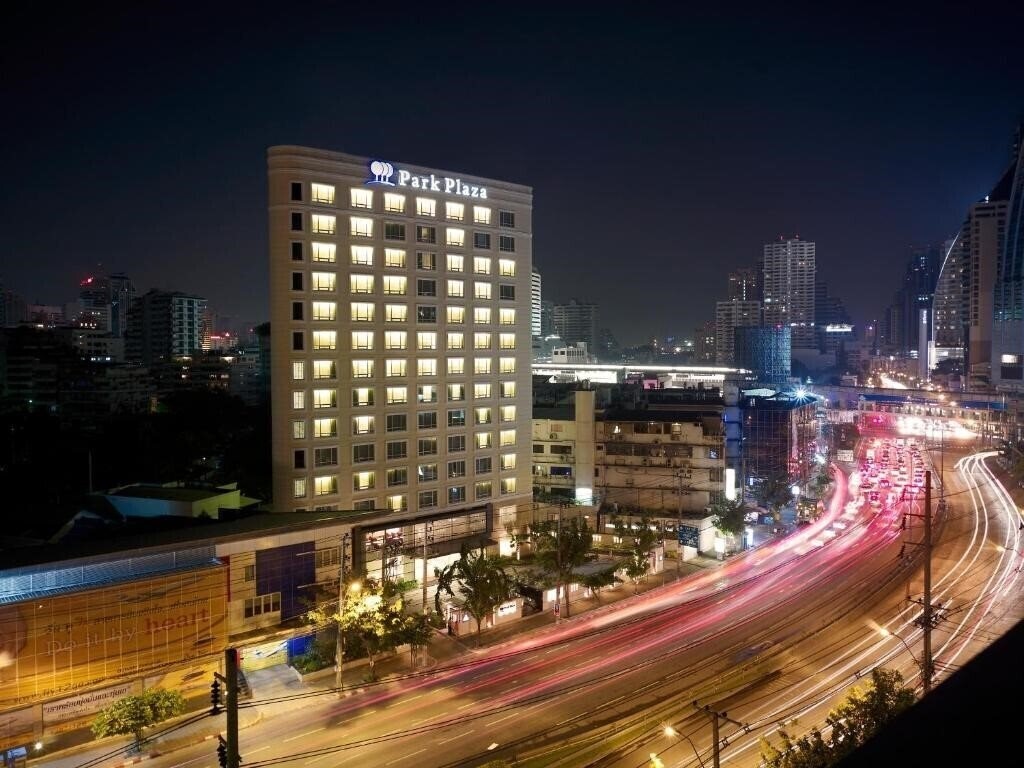 Готель Park Plaza Sukhumvit Bangkok 4*