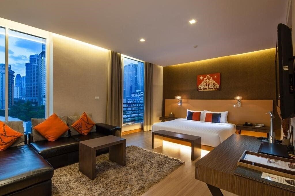 Фото Solo Sukhumvit 2 3*