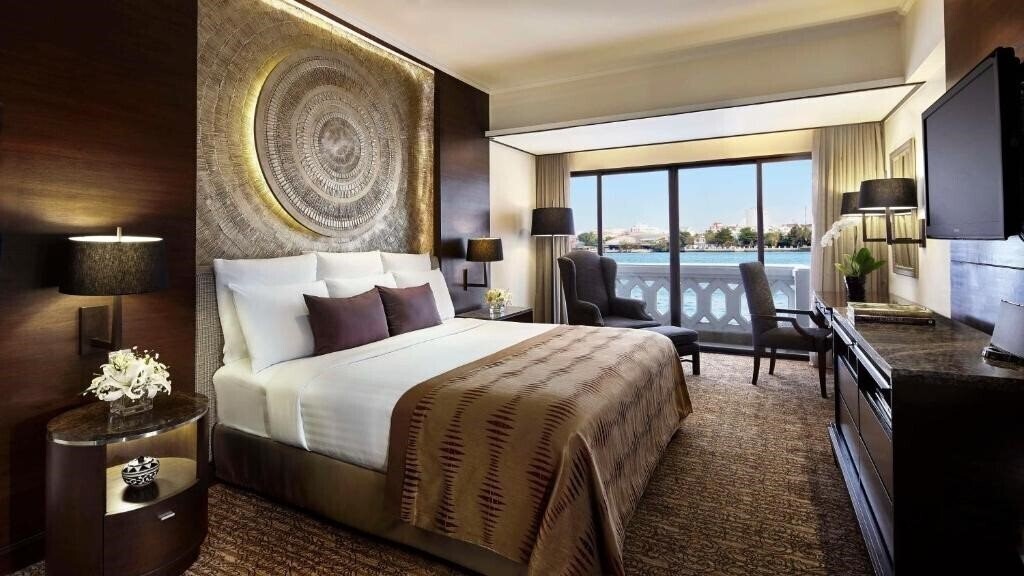 Готель Anantara Bangkok Riverside Resort & Spa 5*