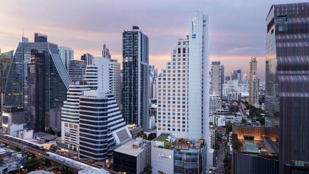 Отель Radisson Blu Plaza Bangkok 4*