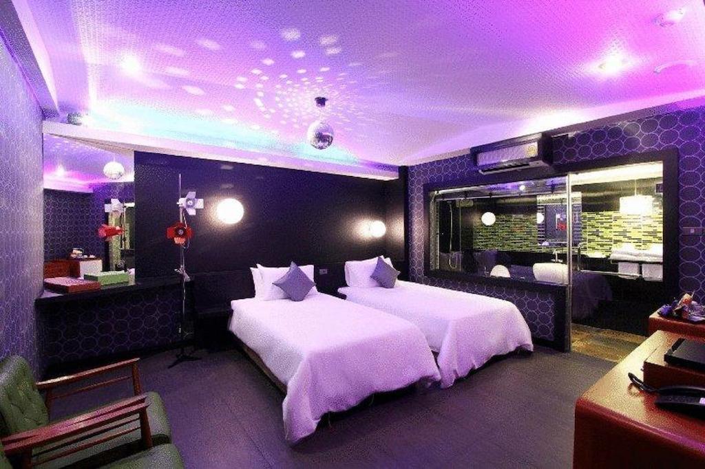 Зображення 9w Boutique Studio 3*