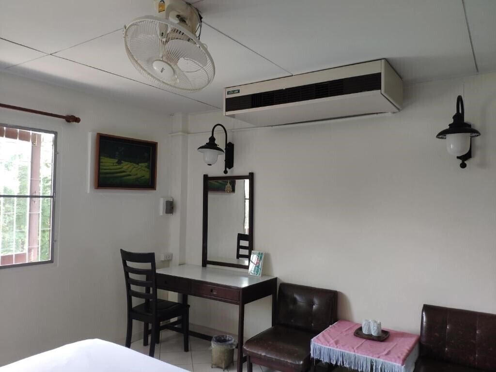 Картинка Changpuak Hotel Chiang Mai 2*