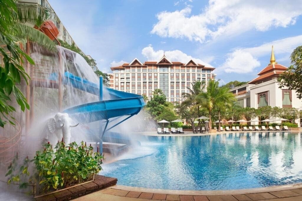 Готель Shangri-La Hotel Chiang Mai 5*