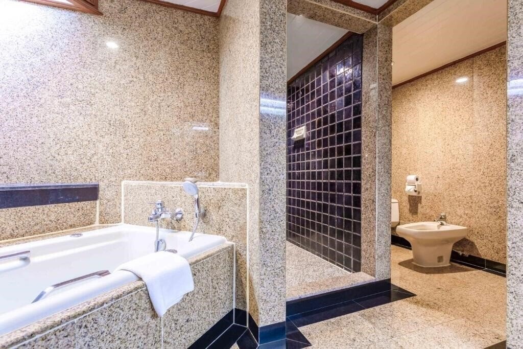 Фотографія Centara Riverside Hotel Chiang Mai 4*