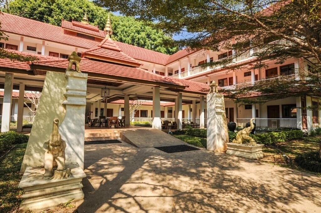 Отель Suan Bua Hotel & Resort 3*