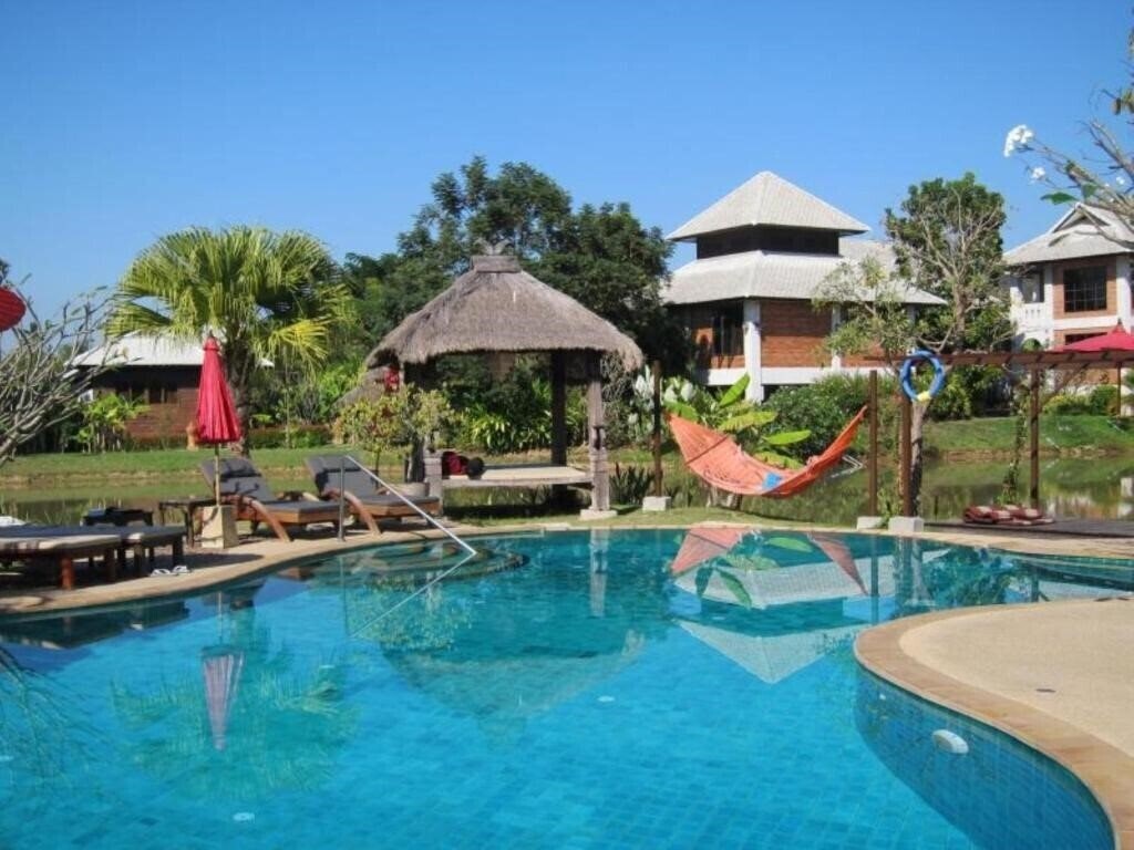 Готель Baan Chai Thung 3*