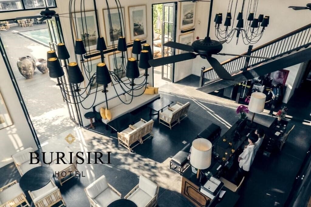 Отель Buri Siri Hotel 4*