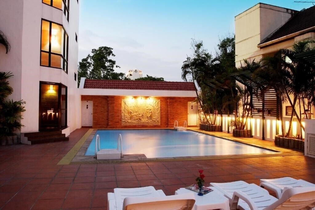 Готель Ch Hotel 3*