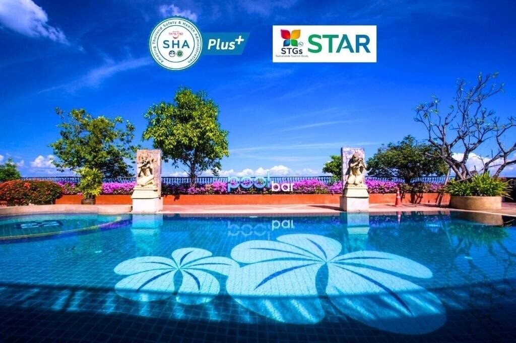 Отель Furama Chiang Mai 4*