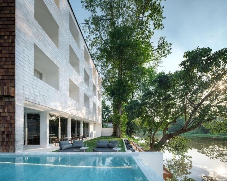 Готель Little Shelter 4*