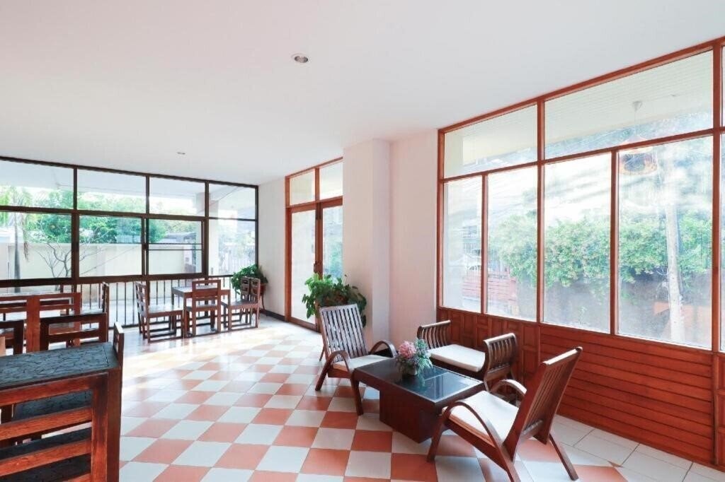 Фотографія OYO 794 Nice Mum Lodge 2*