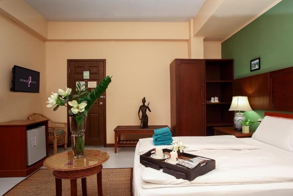 Фото People Place Hotel 2 3*