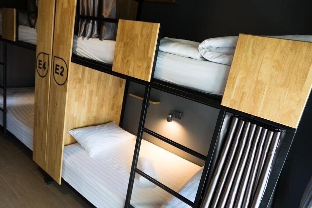 Картинка Ray Coffee Bar & Hostel 2*