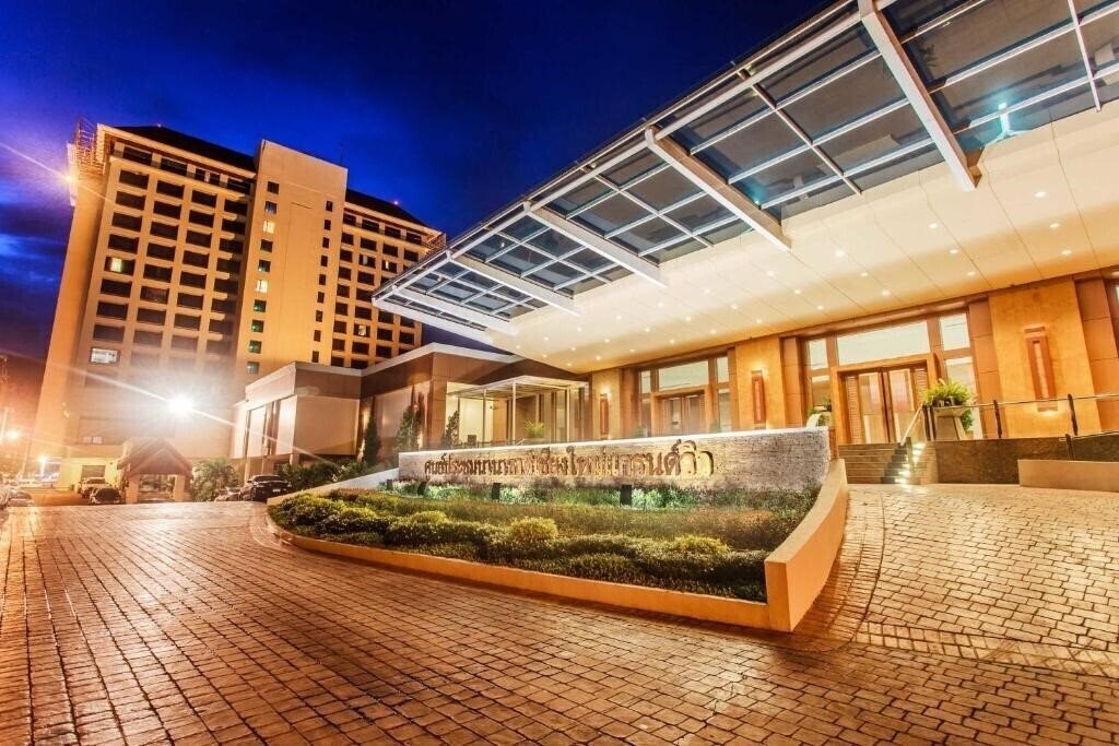 Готель Chiangmai Grandview Hotel & Convention Center (ex. Chiang Mai Grand View Hotel) 4*