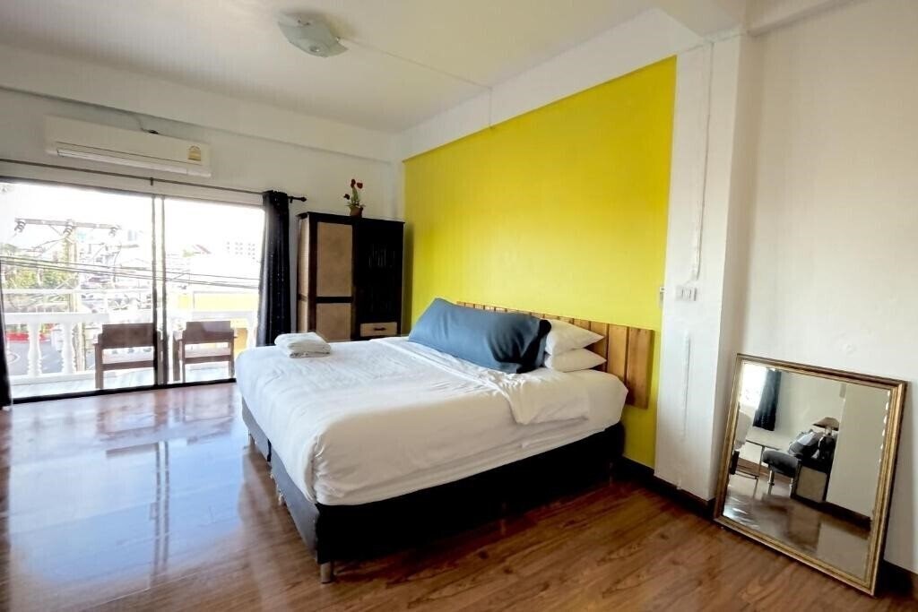 Отель Yak Guesthouse 2*