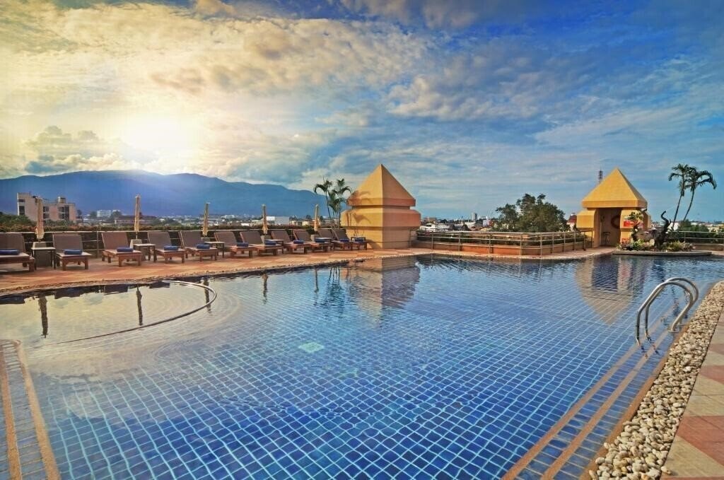 Отель Central Duangtawan Hotel 4*