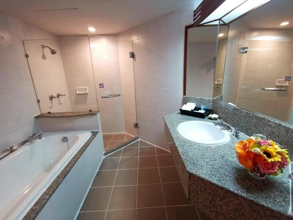 Фотография Central Duangtawan Hotel 4*