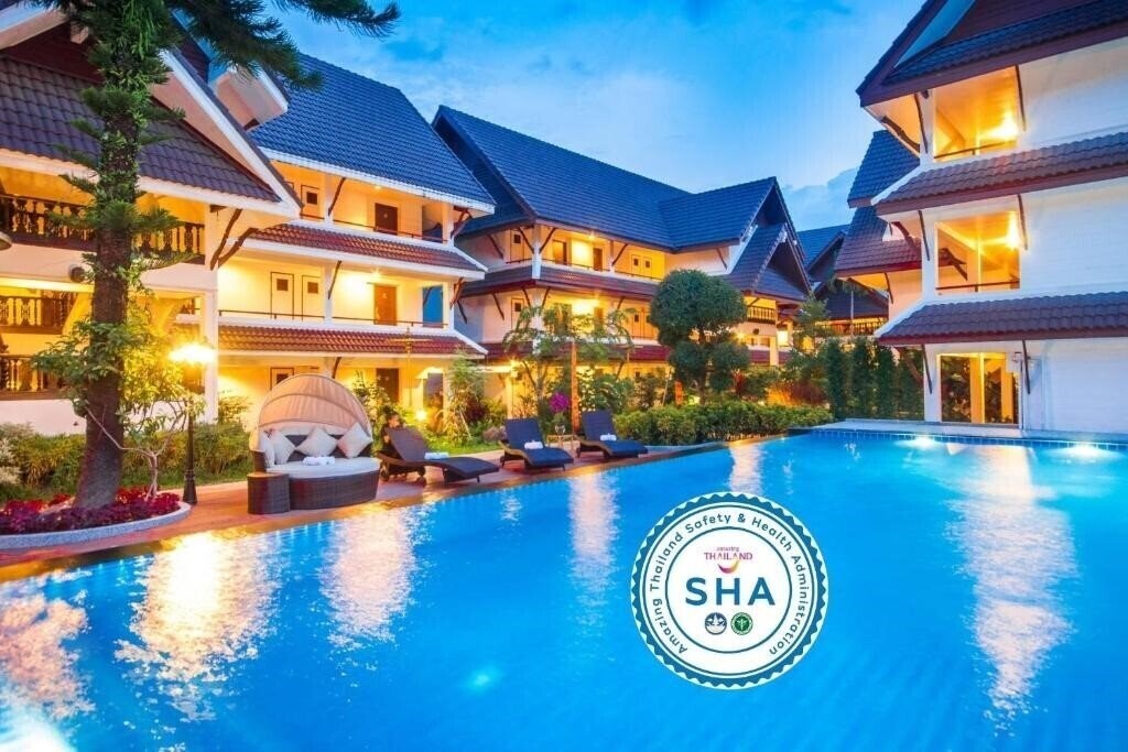 Готель Nak Nakara Hotel 4*