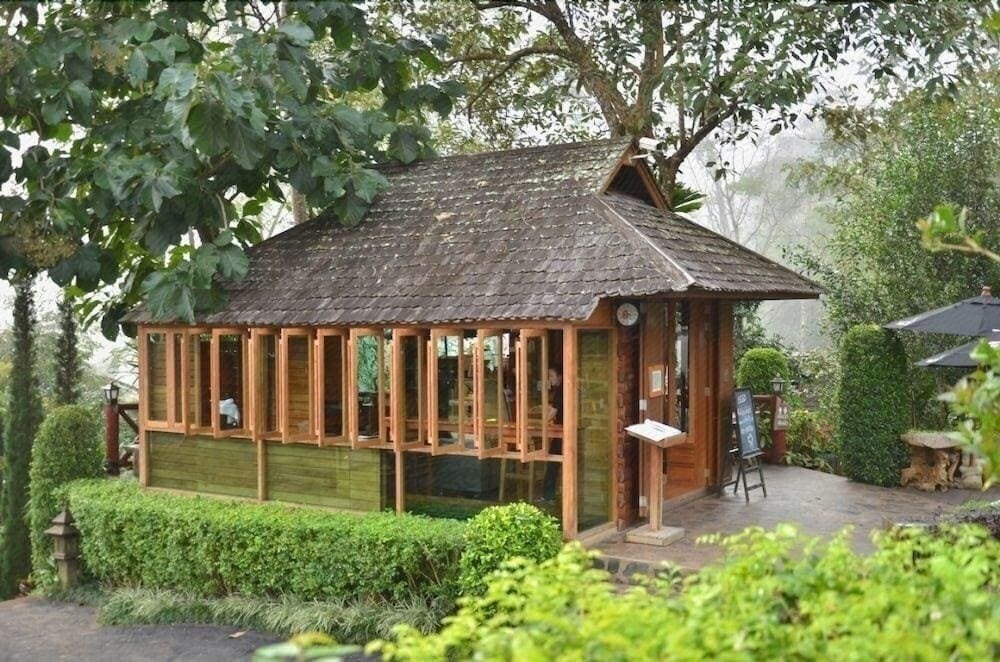 Готель 32 Coffee Hill & Resort 4*