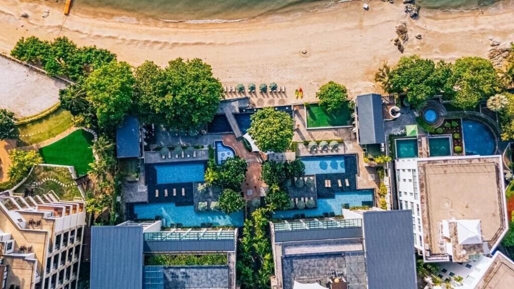 Готель Pattaya Modus Beachfront Resort 5*