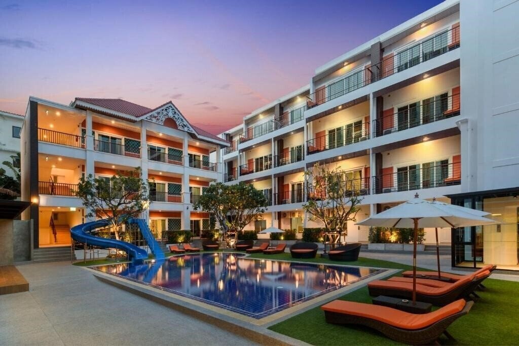 Готель FX Hotel Pattaya 4*