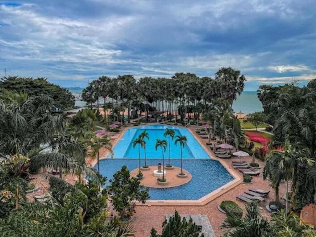 Отель Botany Beach 3*