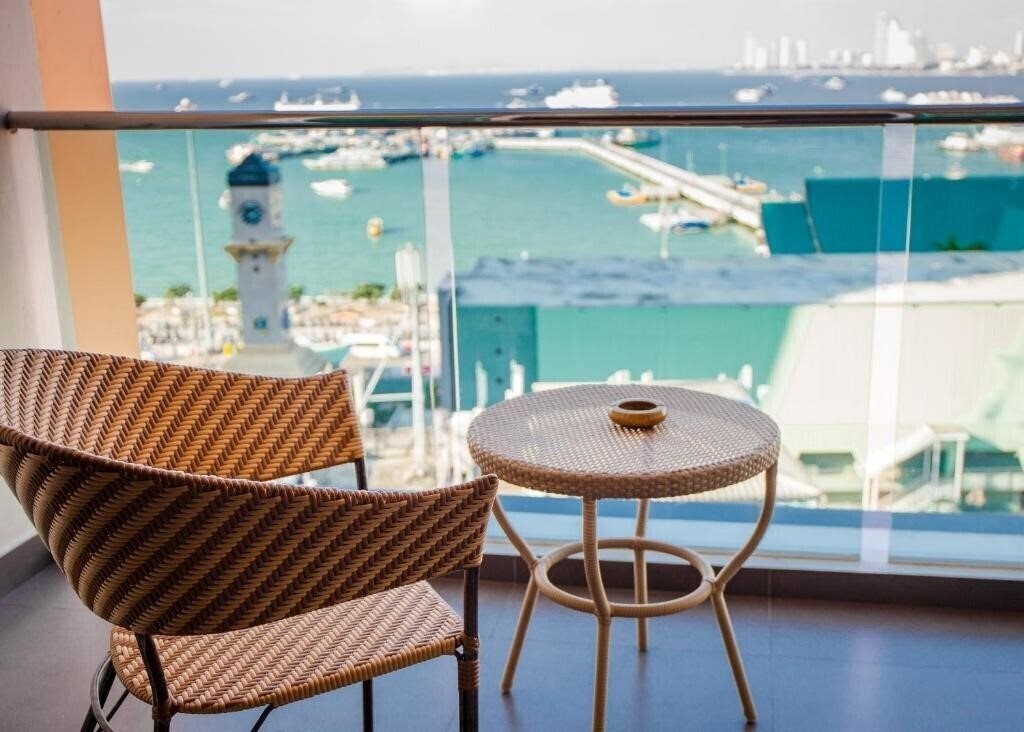 Готель Balihai Bay 3*