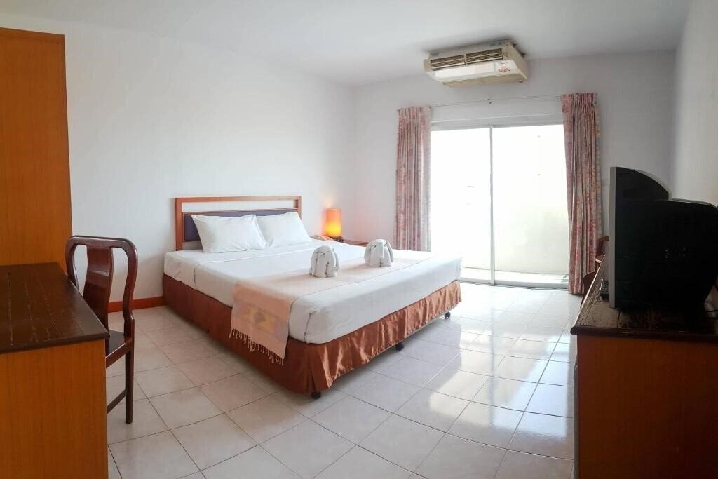 Фото Eastiny Bella Vista Hotel & Residence 2*