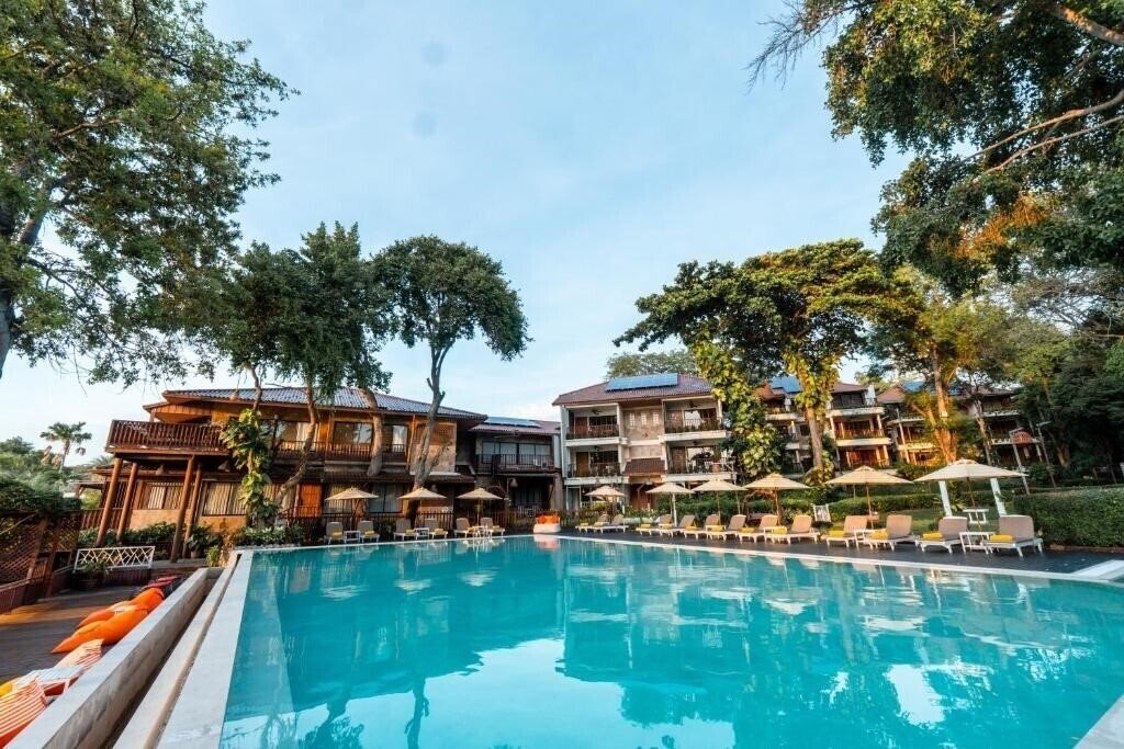 Готель Birds & Bees Resort 4*