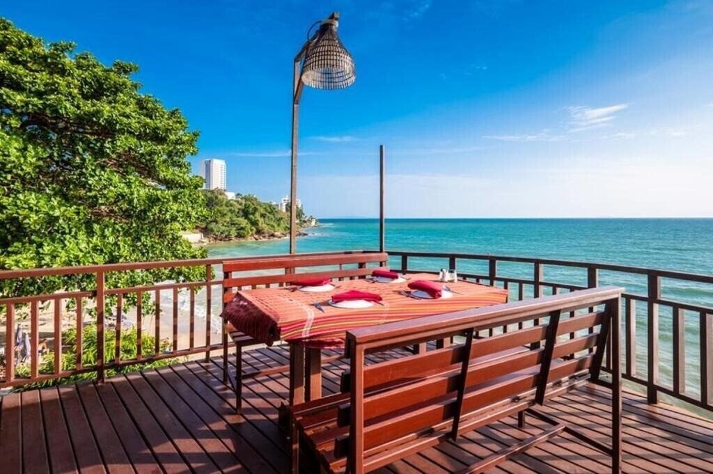 Фото Birds & Bees Resort 4*