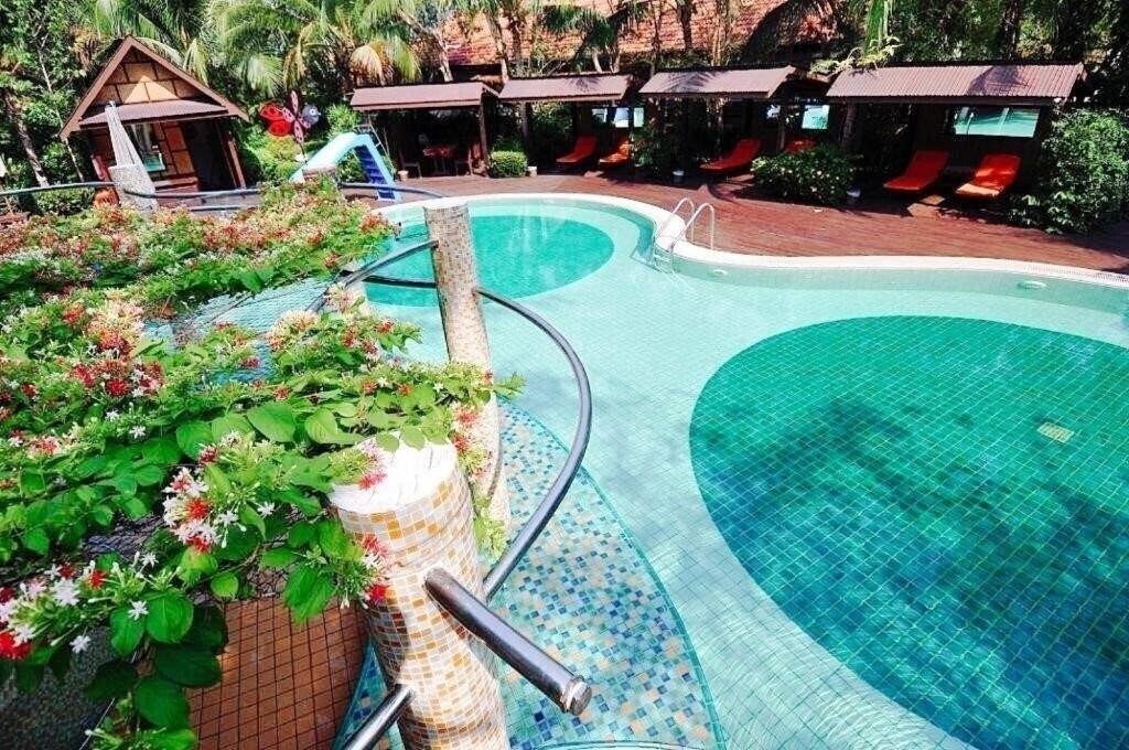 Картинка Birds & Bees Resort 4*