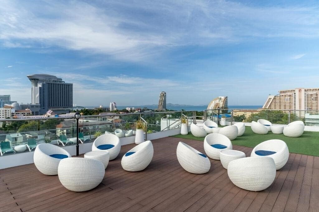 Отель Blue Boat Hotel JC 4*
