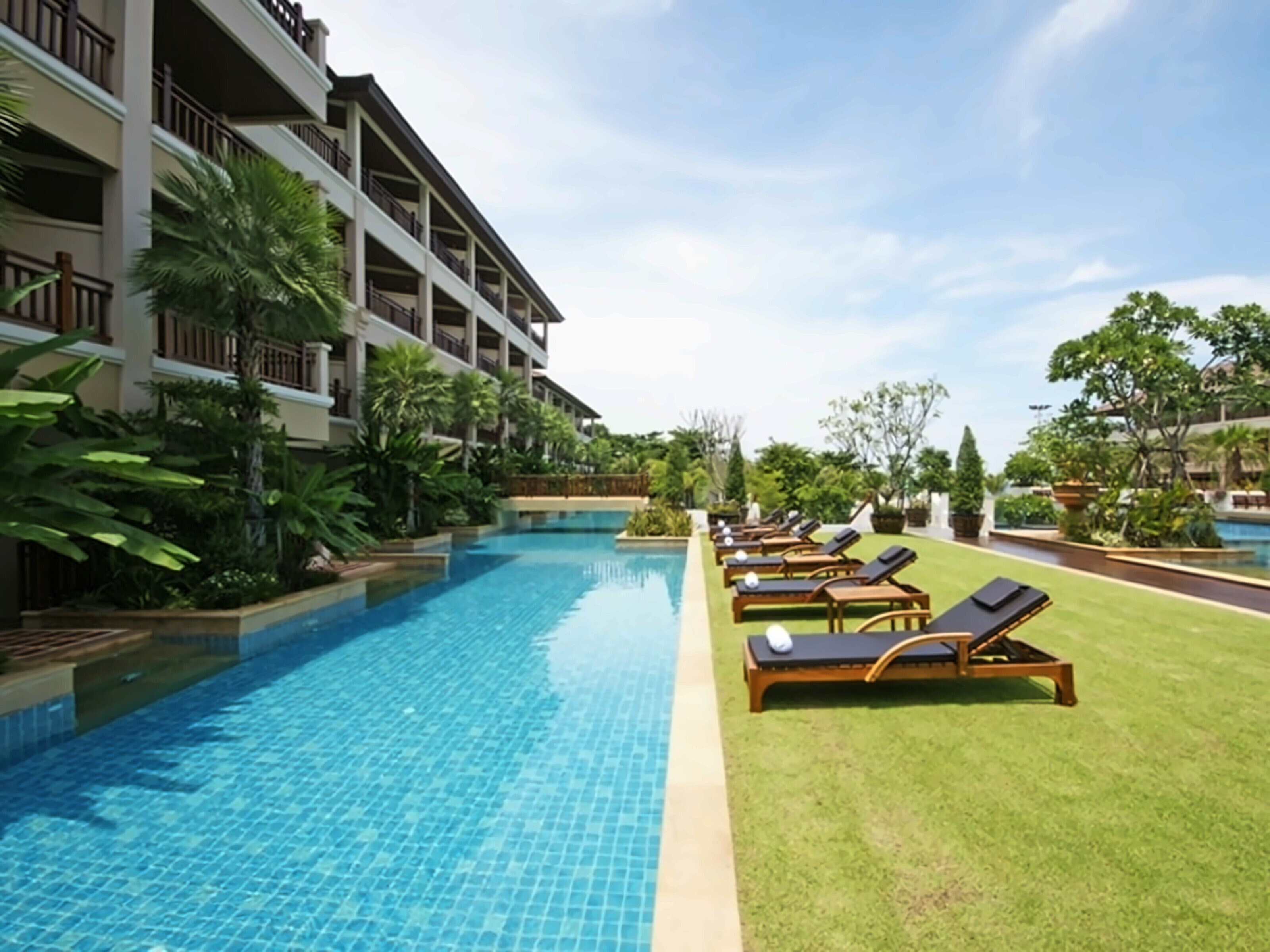 Картинка The Heritage Pattaya Beachfront Resort 4*
