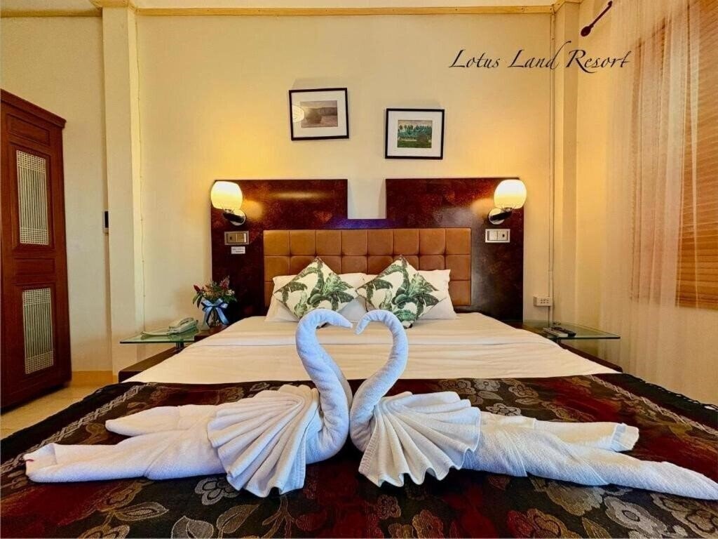 Готель Lotusland Resort 3*