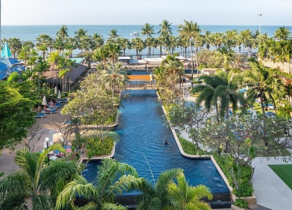 Готель Jomtien Palm Beach Hotel & Resort 4*