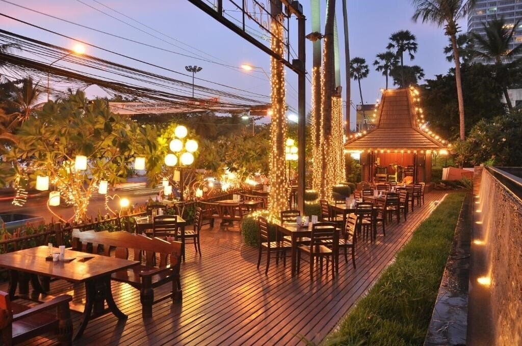 Фотографія Jomtien Palm Beach Hotel & Resort 4*