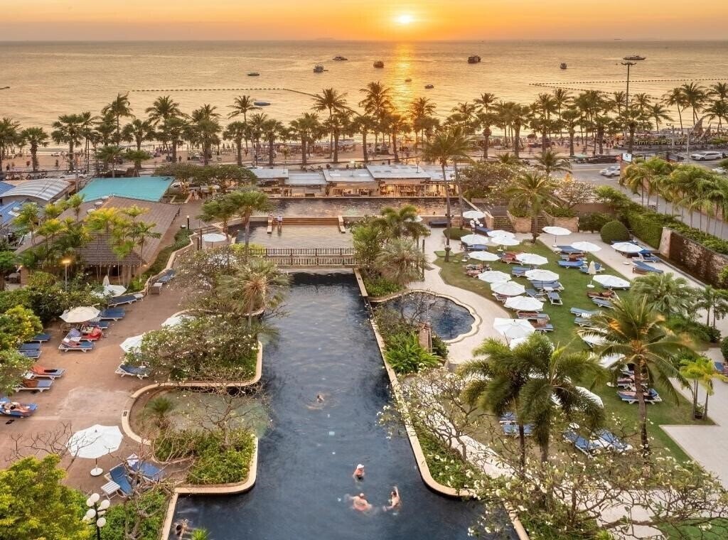 Зображення Jomtien Palm Beach Hotel & Resort 4*