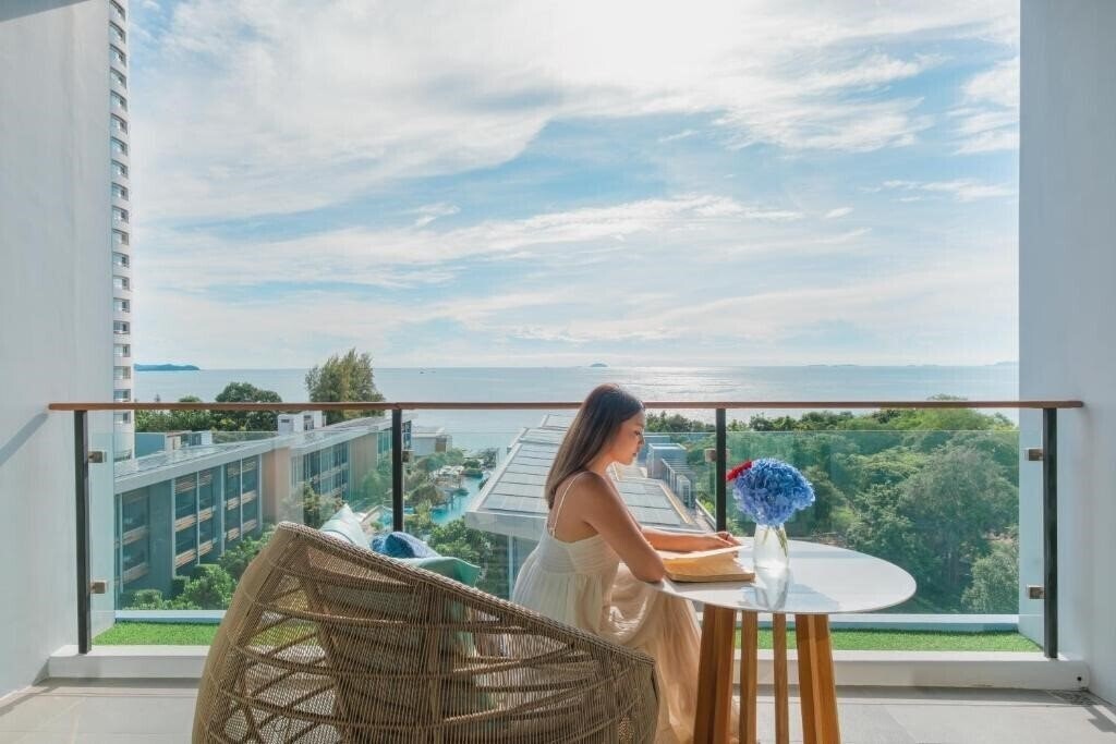 Фото Renaissance Pattaya Resort & SPA 5*