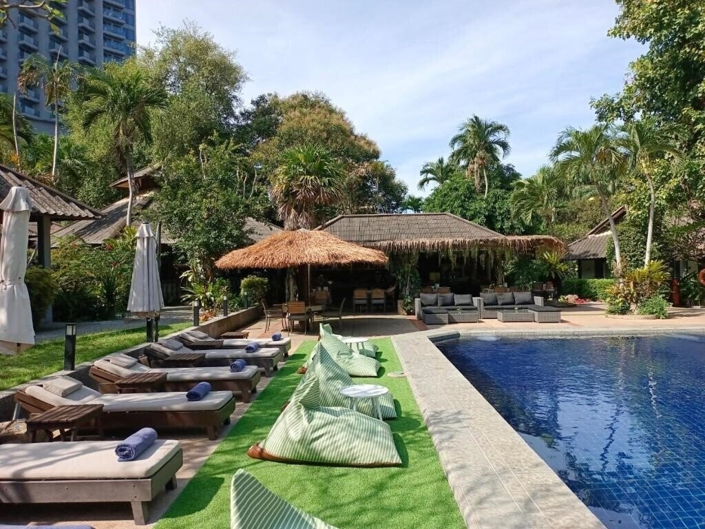 Отель Let's Hyde Resort & Villas 4*