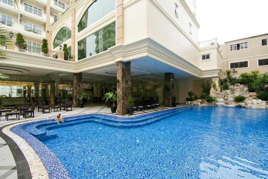 Отель LK Miracle Suite 4*
