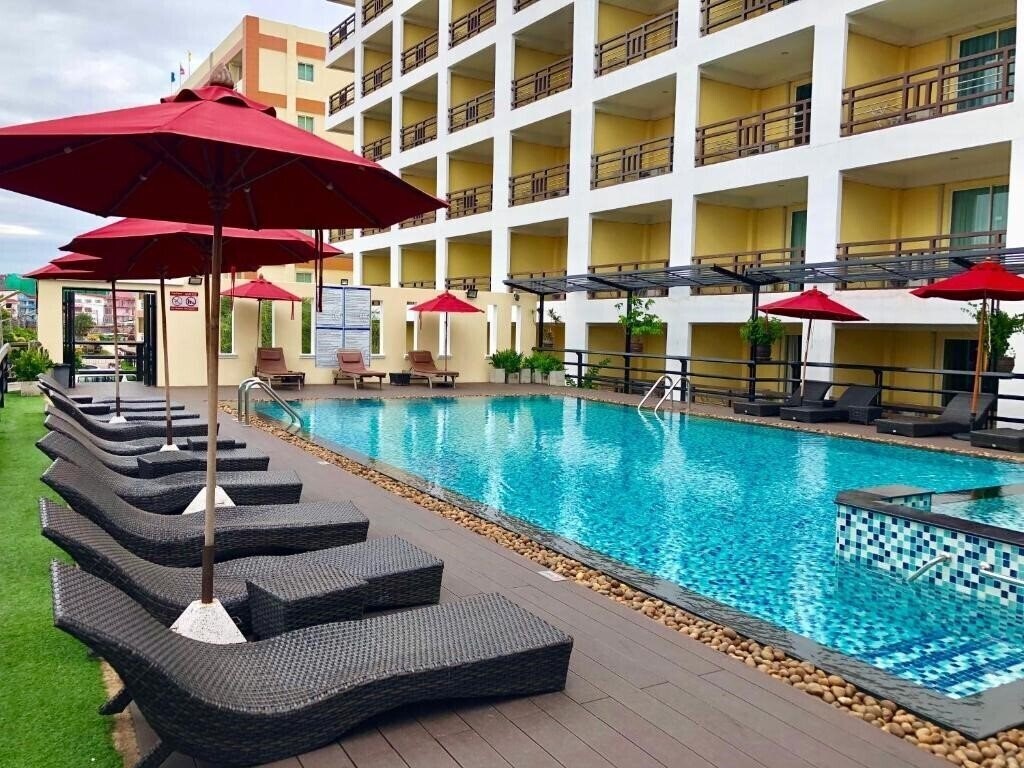 Отель Golden Sea Pattaya 3*